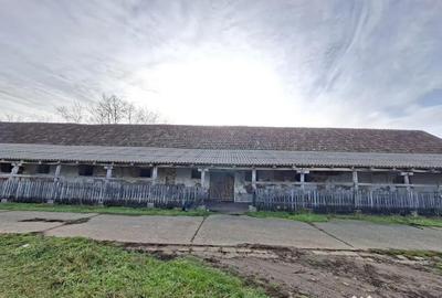 Teren de 1300 mp, în Central - 4