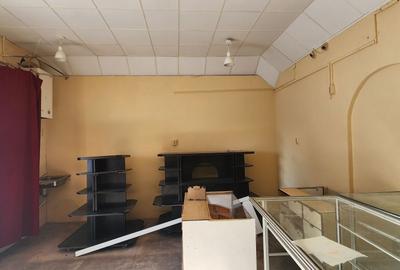 Spațiu comercial, de 30 mp, în Central - 4