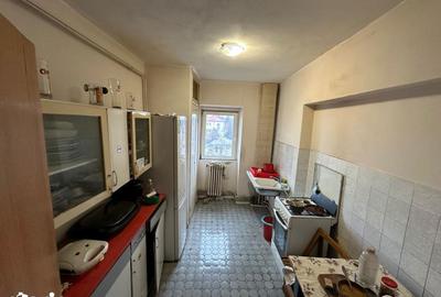 Apartament cu 3 camere decomandat în Independenței - 8