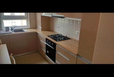 Apartament cu 2 camere decomandat în Tractorul - 10