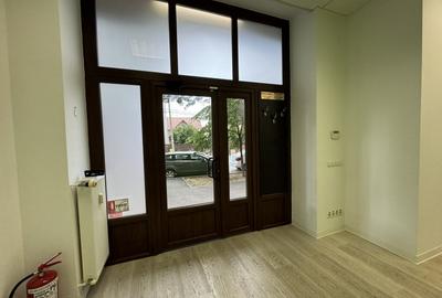Spatiu Comercial cu vitrina- Zona Modern, Comision 0 - 21