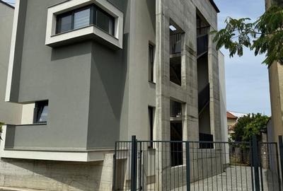 Casă cu 6 camere cu Teren 324 Mp în Central