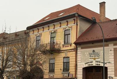 Apartament cu 5 camere decomandat, mobilat în Reghin - 15