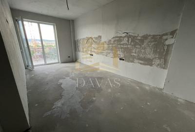 Apartament cu 3 camere semidecomandat în Mărăști