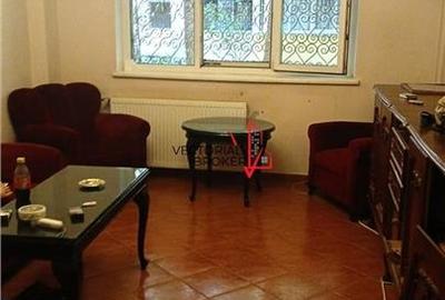 Apartament cu 3 camere decomandat, mobilat în Doamna Ghica