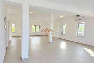 Spațiu comercial, de 80 mp, în Central - 4