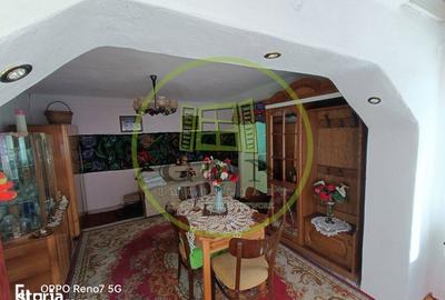 Casă cu 4 camere cu Teren 1300 Mp în Solovăstru - 1