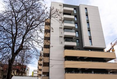 Apartament cu 3 camere decomandat în Victoriei