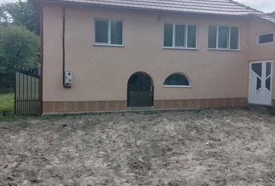 Casă cu 5 camere cu Teren 200000 Mp în Șerel - 9