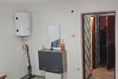Propietar vand garsoniera in Navodari str.Cabanei etaj 1 - 5