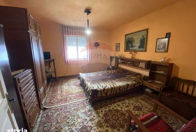 Casă cu 3 camere cu Teren 900 Mp în Laslea - 1