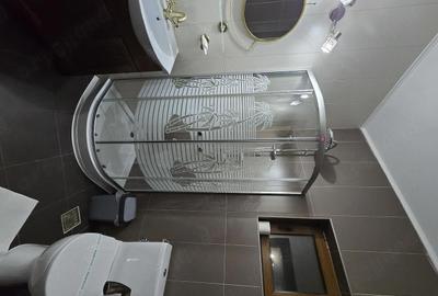 Casă cu 4 camere cu Teren 420 Mp în Central - 1