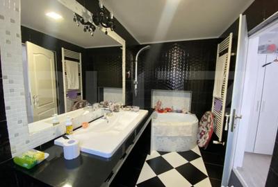 Casă cu 7 camere cu Teren 300 Mp în Unirea