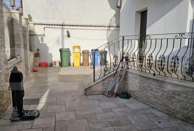 Casă cu 7 camere în Central - 13