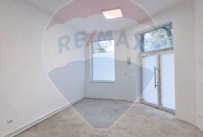 Spațiu comercial, de 37 mp, în Eroii Revoluției - 8