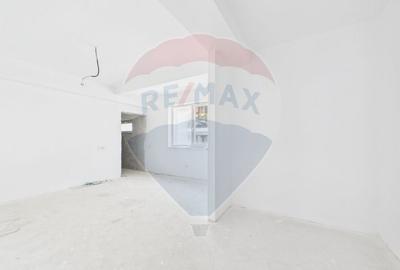 Casă cu 8 camere cu Teren 300 Mp în Ultracentral - 21