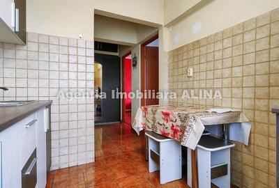 Apartament cu 2 camere decomandat în Piața Centrală