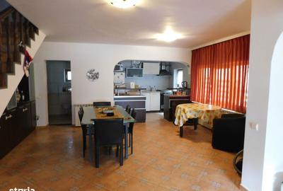 Casă cu 5 camere decomandat cu Teren 240 Mp în Central - 4