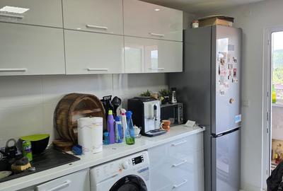 Apartament cu 2 camere decomandat în Jiu-Paroșeni