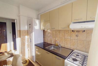 Apartament cu 2 camere semidecomandat, mobilat în Central