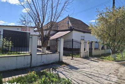 Casă cu 2 camere cu Teren 2600 Mp în Moftin - 2