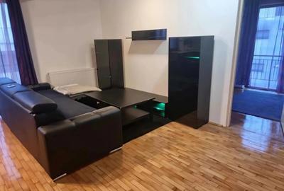 Apartament cu 3 camere decomandat, mobilat în Florești