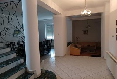 Urziceni, Centrul Vechi, vila impunatoare - 4