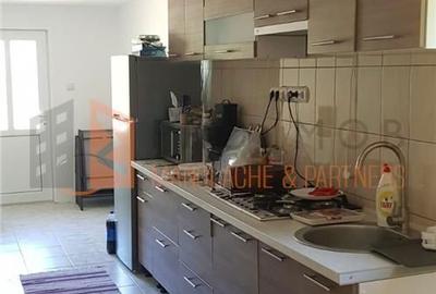 Casă cu 3 camere decomandat în Bălănești - 5