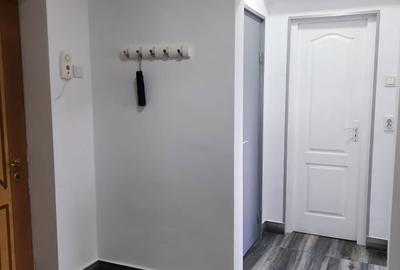 Apartament cu 2 camere decomandat în Micro 4 - 3