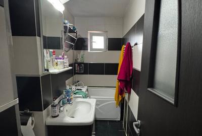 Apartament cu 2 camere decomandat în 9 Mai - 7