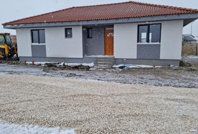 Casă individuală cu 4 camere cu Canalizare în Hălchiu - 4