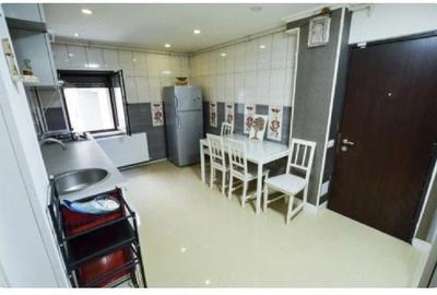 Apartament cu 3 camere decomandat în Fizicienilor - 3