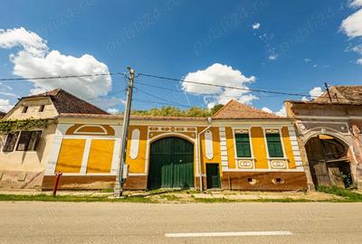 Casa saseasca autentica de inchiriat Richis - 1