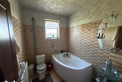 Casă cu 4 camere cu Canalizare în Pielești - 5