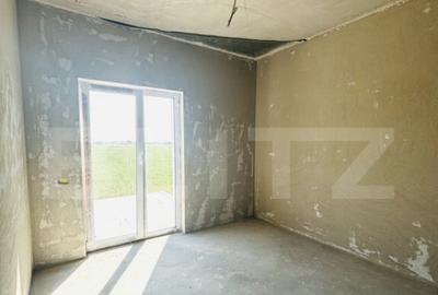 Casă cu 4 camere cu Teren 350 Mp în Săcălaz