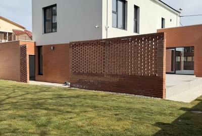 Casă individuală cu 5 camere cu Canalizare în Lipovei - 2