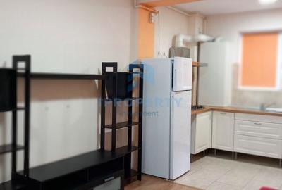 Apartament cu 2 camere, mobilat în Păcii