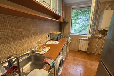 Apartament cu 3 camere decomandat, mobilat în Ozana