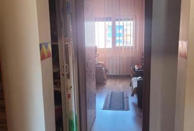 Apartament cu 3 camere decomandat în Mioriței - 11