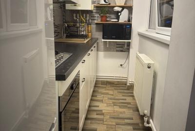 Apartament cu 3 camere semidecomandat în Valu lui Traian - 3