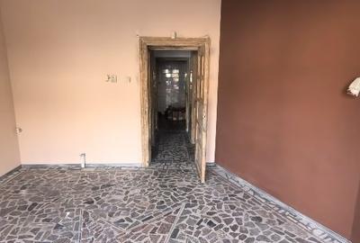 Casă situată Ultracentral având destinația de spatiu comercial cu 3 accese - 12