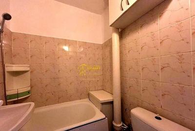 Apartament cu 2 camere decomandat în Nicolina