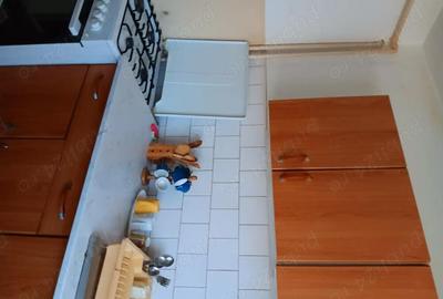 Apartament cu 3 camere semidecomandat în Pieții - 2