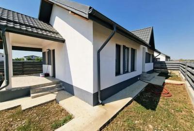 Casă cu 3 camere cu Canalizare în Domnești - 6