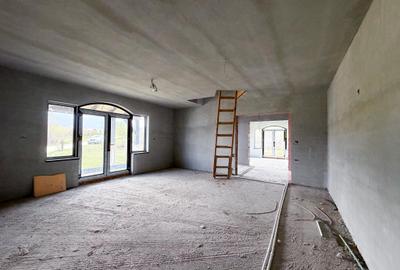 Casă individuală cu 6 camere cu Teren 1077 Mp în Bran - 8