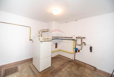 Casa Vilă cu 7 camere de vanzare, 250 mpu, 200 mp, teren în Buzau - 59