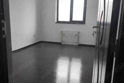 Apartament cu 4 camere decomandat în Central - 4