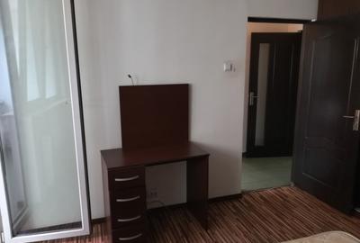 Apartament cu 3 camere decomandat în Titan - 2