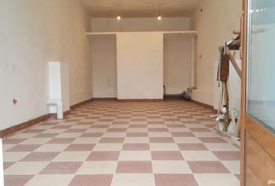 Spațiu comercial, de 45 mp, în Central - 4