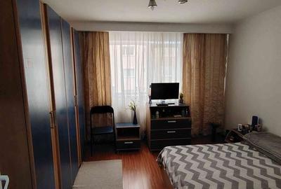 Apartament cu 3 camere decomandat în Micro 11 - 19
